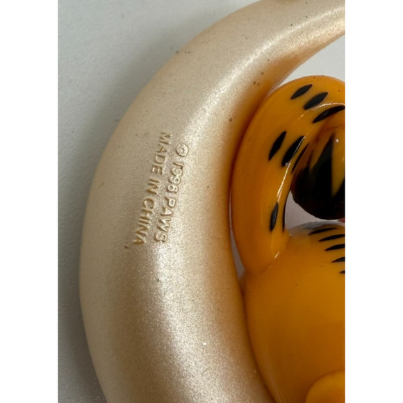 Garfield Asleep on Crescent Moon with Santa Hat Christmas Ornament 1996 - Picture 6 of 8